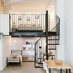 Vintage Duplex With Jacuzzi *