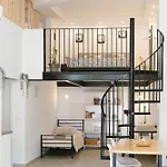 Vintage Duplex With Jacuzzi Apartamento