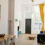 Vintage Duplex With Jacuzzi Apartamento