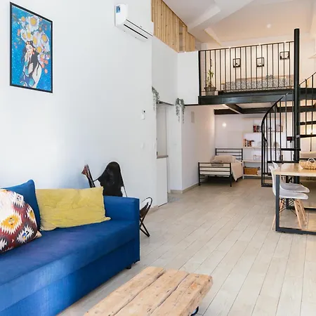 Apartmán Vintage Duplex With Jacuzzi *