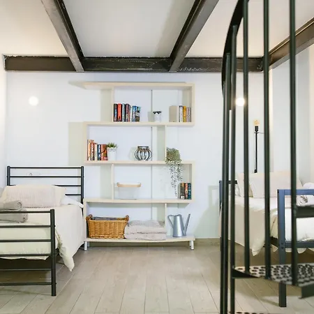 Vintage Duplex With Jacuzzi Apartmán Màlaga